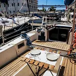 Botel The Classic Sailboat Retreat