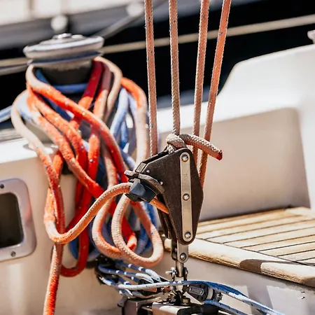 The Classic Sailboat Retreat Bateau-hôtel