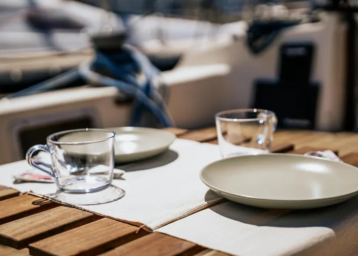 The Classic Sailboat Retreat بوتيل