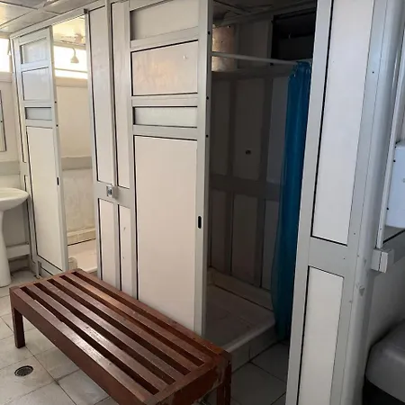 The Classic Sailboat Retreat Ботель